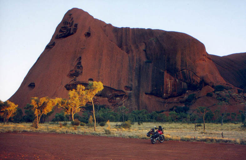 Uluru at dawn - SW corner.