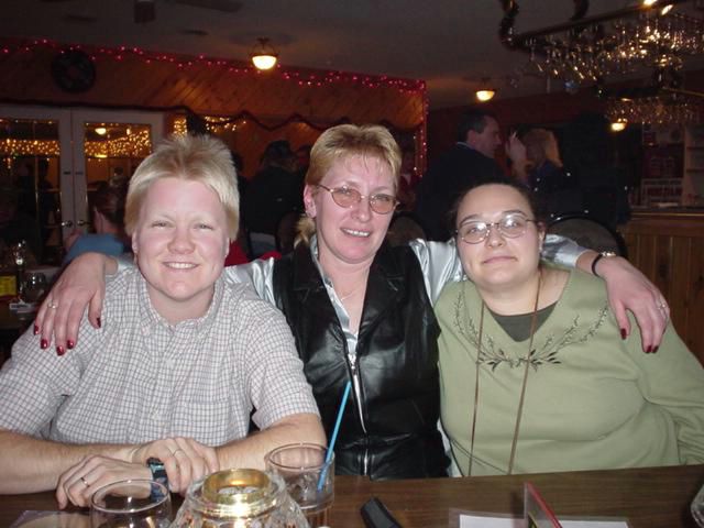 We were all down at the Purple Hawk Supper club for linda's Birthday when I got this picture of them.