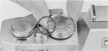 Bell and Howell Auto 35, film speed selector