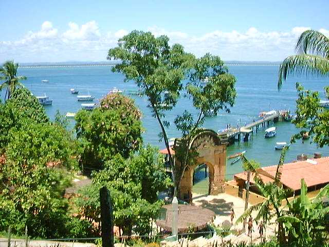 The harbour, Morro de S.P. - BA Rec�cavo in background