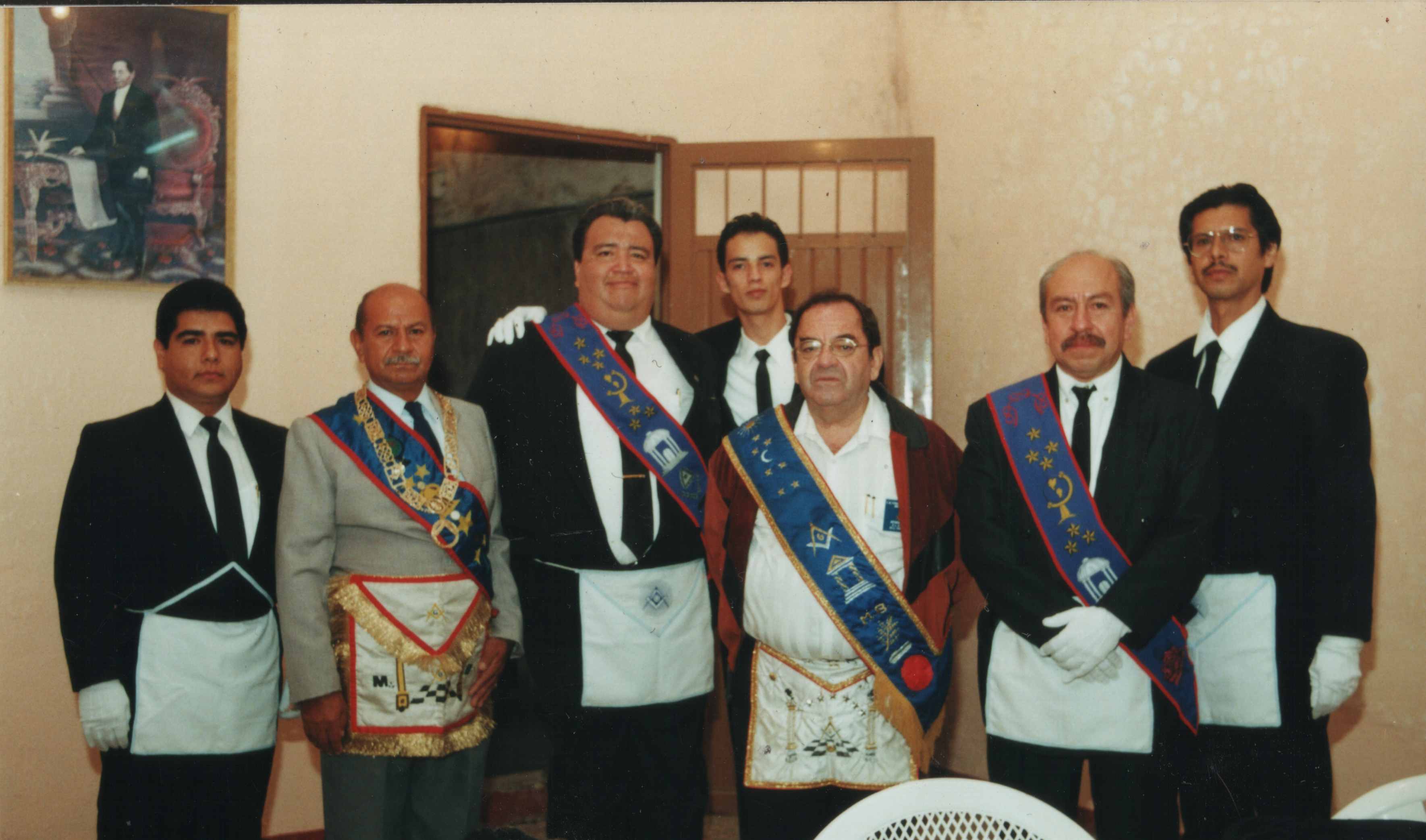 JESUS ROJAS, M.'.R.'.G.'.M.'. ALFONSO JUAREZ, JOSE CERON, FERNANDO CUENTAS, 1er G.'.VIG.'. FERNANDO LOPEZ ARIAS, VICTOR SANCHEZ, DANIEL FLORES
