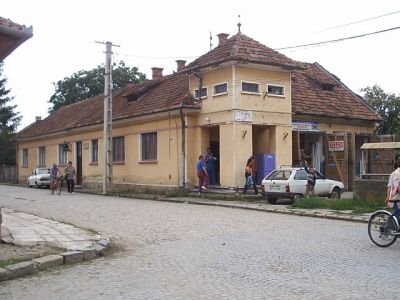 A r�gi tuzolt� szert�r �p�lete