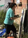 55) Madre limpiando vent. 2