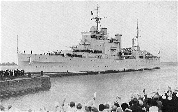 London's triumphant return to Chatham Dockyard.