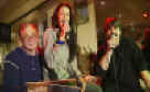 karaoke groot.jpg (80047 bytes)
