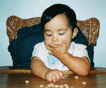 comiendo cherios