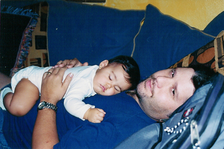 Me dormi en el pecho de mi papi!