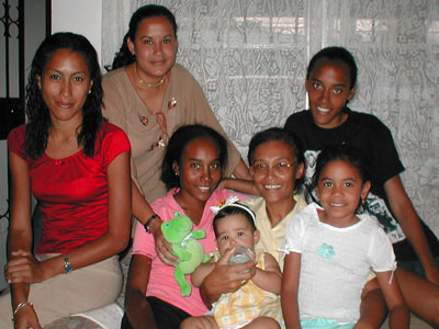 Con la tia y primas de mami