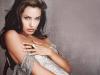 Angelina_Jolie_hands1.jpg 2.2K