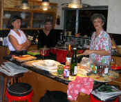 Kitchen1.jpg (72928 bytes)