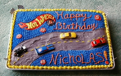 ckhotwheelscake.jpg (151704 bytes)
