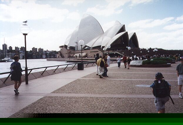 oz27.jpg (56510 bytes)