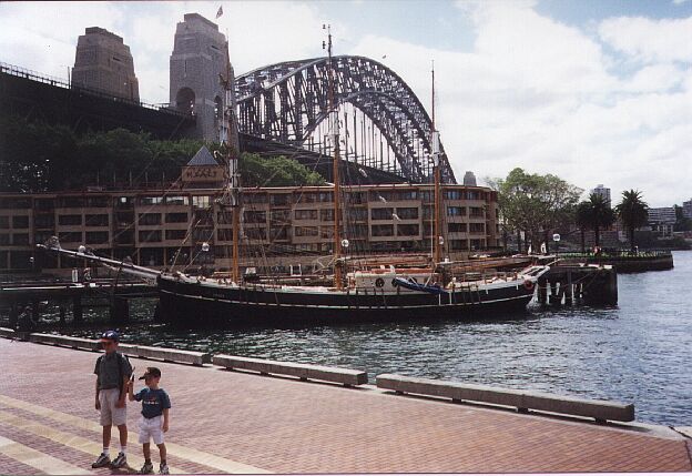 oz30.jpg (68903 bytes)