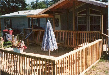 new_back_porch.jpg (44645 bytes)