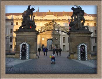 gateframesm.jpg (30183 bytes)