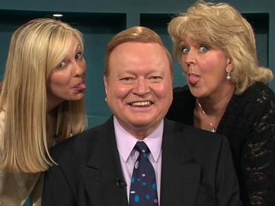 Wallpaper - Ann-Maree & Patti Newton put Bert in his place