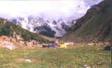 Herligkoffer_Base_Camp6_ss.jpg (128279 bytes)
