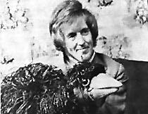 I got me a lovely bird........wanna see her ploumage???