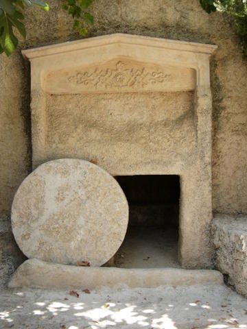 Tomb with Rolling Stone
