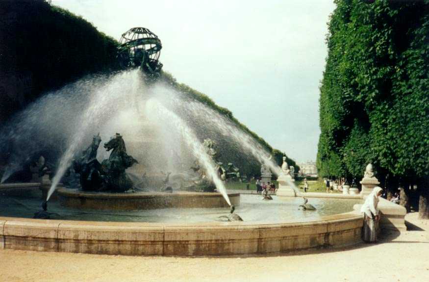 LUXENBURG GARDEN