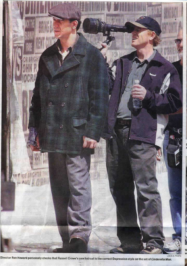 Russell Crowe and Ron Howard (The Toronto Star, August 8 2004) (Russell Crowe y Ron Howard, diario La estrella de Toronto, 8 de Agosto del 2004)