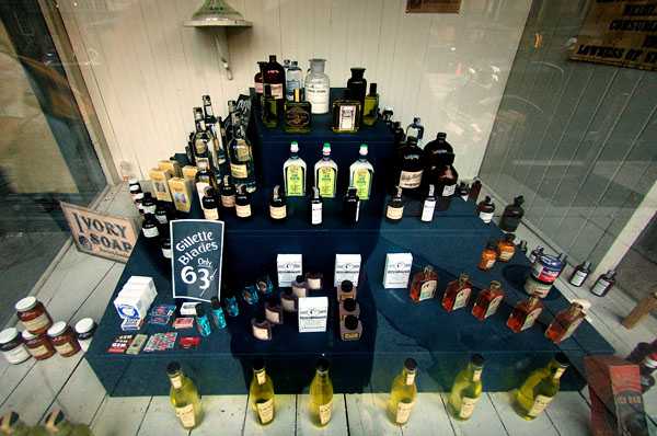 La tienda antigua de licores (The old Licor's Store)