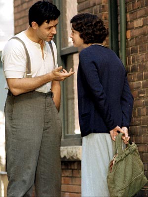 Jim and Mae are talking (Jim y Mae est�n hablando)