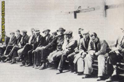 Cola en una oficina de empleo en Los �ngeles, 1932 (Unemploymen's line looking for job at L.A, 1932)