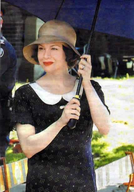 Renne as Mae Braddock