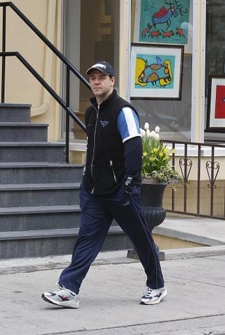Russ is walking in Toronto (Russ est� caminando en Toronto)