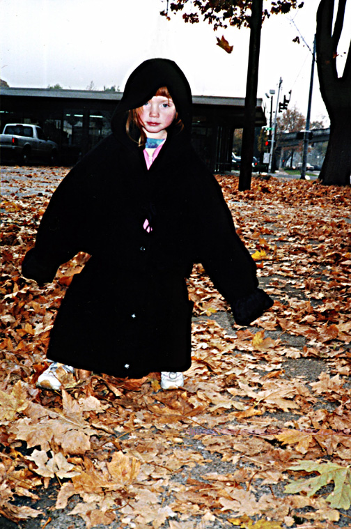 Juniper_in_Ami's_coat.JPG (245130 bytes)