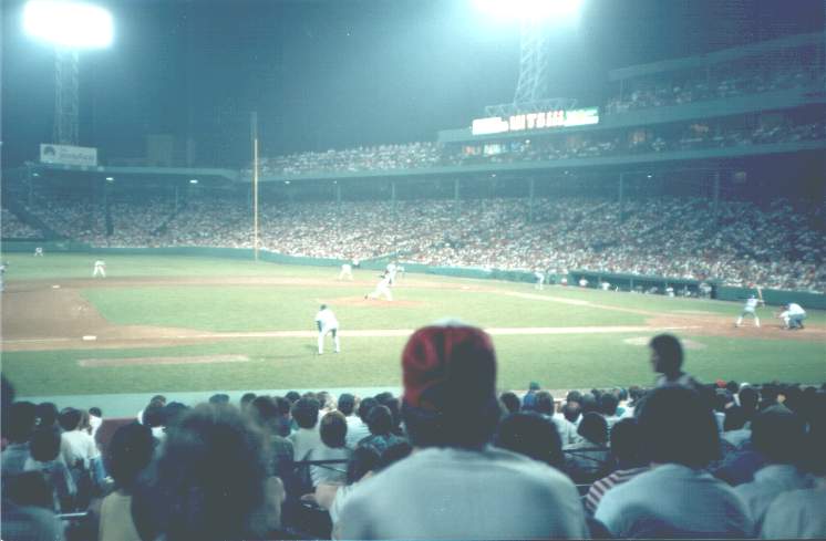 A trip to the USA is not complete with a visit to america's nr 1 sport : Baseball ... for Boston.. that is supporting for the Red Sox !