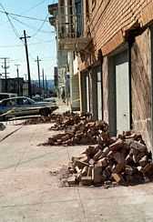 ...Pero no volvi� a saber ya de �l; desapareci� en el terremoto del 85