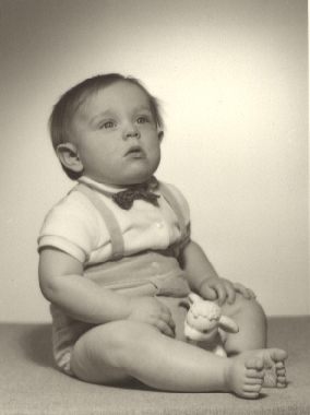 P� bilden �r Christer 2 �r gammal i Uppsala, 1963 