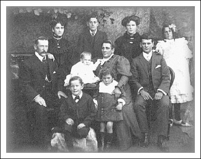 James Macdonald & Nellie (nee Krokus) & Family