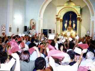  Faltou ch�o na igreja do bairro Santa Maria Gorete. Foto Rog�rio Torquato, julho/2004 