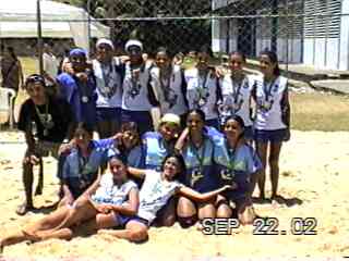 Equipes de beach handball da E E Ubaldo Bezerra e do Col�gio Santa �gueda. Foto Arquivo RTBlau, setembro/2002 