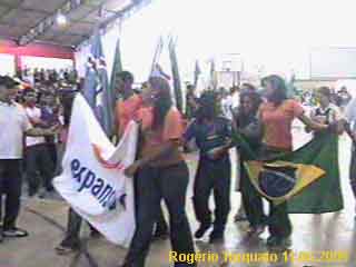 Desfile do Expansivo seguido da E E Walter Pereira. Foto - 
