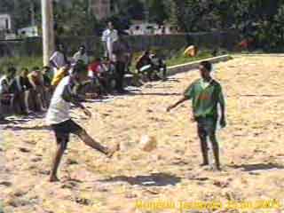 Lances de E E Dom Jos� Adelino Dantas 10 x 4 E M S�rgio Oliveira (Extremoz), juvenil. Foto - 