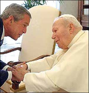 Juan Pablo II con George Bush Jr.