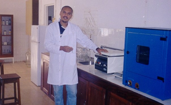 Rui no Lab. Qu�mica(ISECMAR)