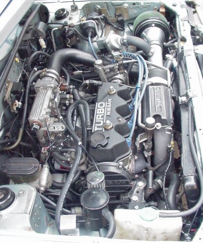 engine_bay_left.jpg 60.3K