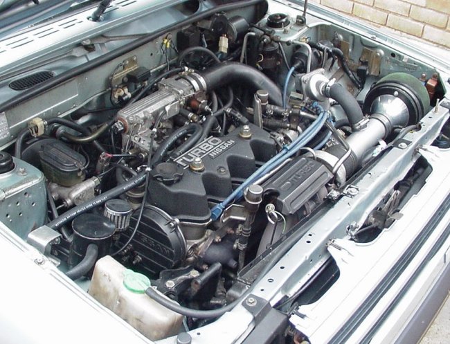 engine_bay_left_angle.jpg 88.0K
