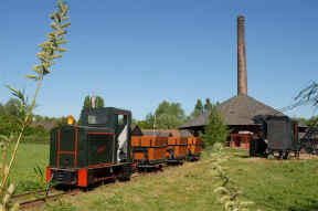 Klei smalspoor locomotief met de Panoven