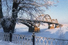 The bridge asross the Volga in winter