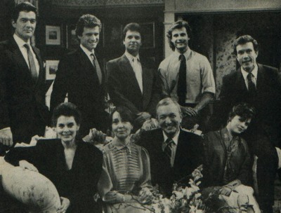 Standing: Daniel Pilon (Max), John Sanderford (Frank), Malcolm Groome (Pat), Christopher Durham (Dakota), Michael Levin (Jack); Sitting: Nancy Addison Altman (Jill), Helen Gallagher (Maeve), Bernard Barrow (Johnny), Yasmine Bleeth (Ryan)