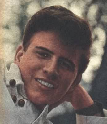 bobby_headonhand.jpg (19431 bytes)