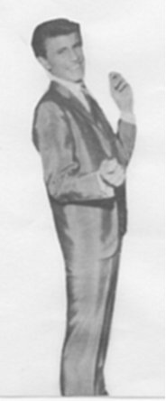 bobby_singing_shinysuit.jpg (8566 bytes)