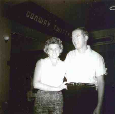 momdad_casual_louisepic.jpg (7147 bytes)