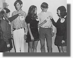 teenmarch.jpg (11023 bytes)